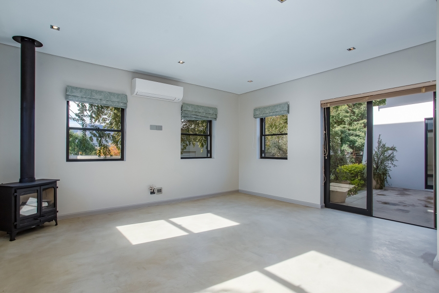 To Let 4 Bedroom Property for Rent in Vrykyk Western Cape